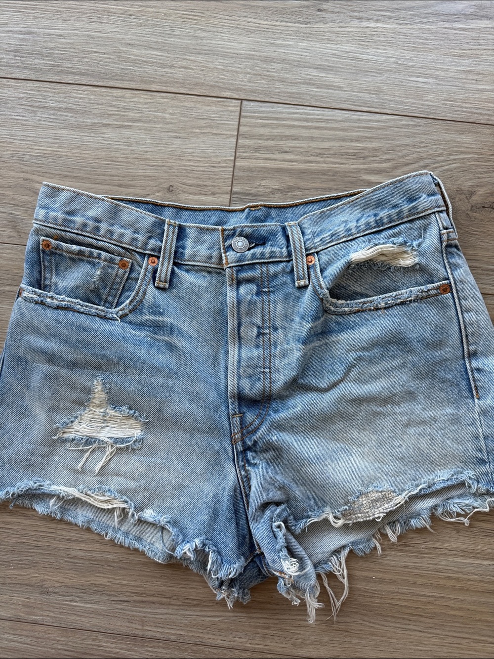Levi’s 501 Distressed Cutoff Denim Shorts W30 Light Wash
